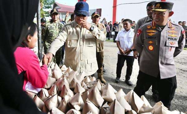 Kapolri Ungkap Instruksi Penting Prabowo saat Tinjau Pengungsian Korban Bencana di Sumut Kapolri Ungkap Instruksi Penting Prabowo saat Tinjau Pengungsian Korban Bencana di Sumut