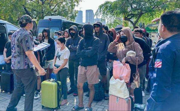 WNI Eks Sindikat Online Scam di Kamboja Melonjak, 2.887 Orang Minta Dipulangkan WNI Eks Sindikat Online Scam di Kamboja Melonjak, 2.887 Orang Minta Dipulangkan