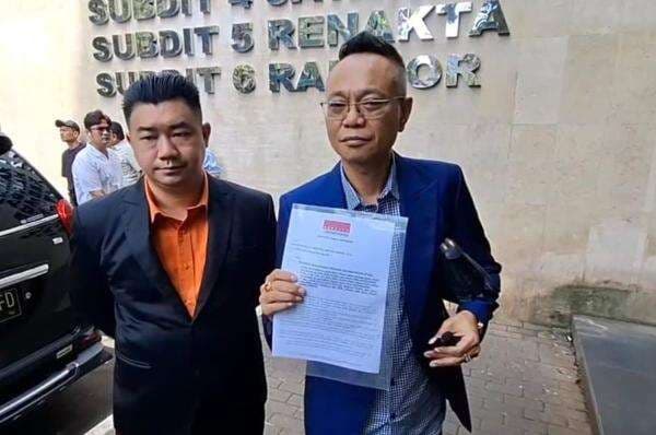 Sekjen Peradi Bersatu Desak Polda Metro Tetapkan Roy Suryo Cs Tersangka Sekjen Peradi Bersatu Desak Polda Metro Tetapkan Roy Suryo Cs Tersangka
