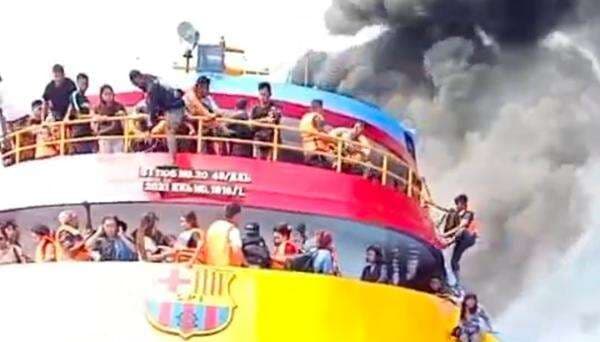 Tragedi Laut di Sulut: KM Barcelona 5 Terbakar, Evakuasi Masih Berlangsung Tragedi Laut di Sulut: KM Barcelona 5 Terbakar, Evakuasi Masih Berlangsung
