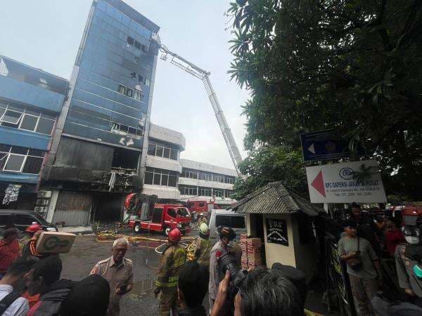 Kesaksian Warga soal Kebakaran di Kemayoran: Awalnya Api di Lantai 1, Karyawan Terjebak Kesaksian Warga soal Kebakaran di Kemayoran: Awalnya Api di Lantai 1, Karyawan Terjebak