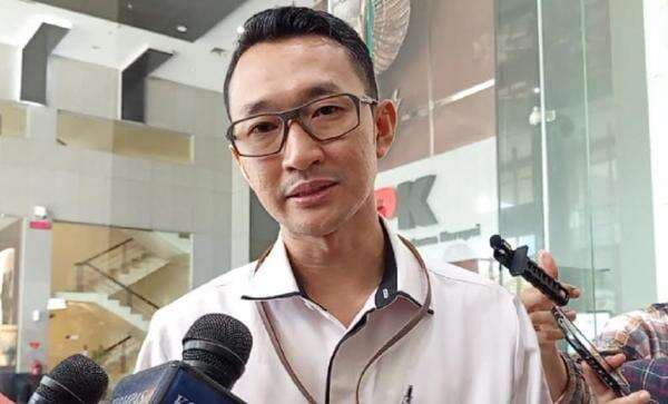 Bupati Ponorogo Sugiri Sancoko Diterbangkan ke Jakarta usai Kena OTT KPK Bupati Ponorogo Sugiri Sancoko Diterbangkan ke Jakarta usai Kena OTT KPK