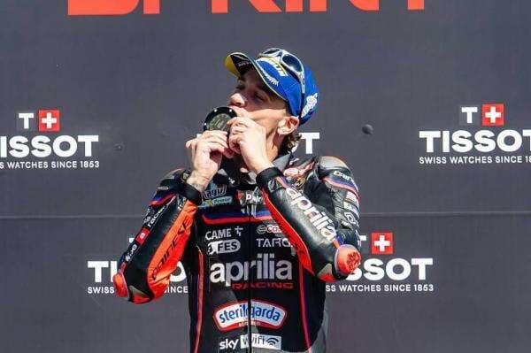 Marco Bezzecchi Jadi Kunci Kebangkitan! Rivola Bongkar Rahasia Sukses Aprilia Racing di MotoGP 2025 Marco Bezzecchi Jadi Kunci Kebangkitan! Rivola Bongkar Rahasia Sukses Aprilia Racing di MotoGP 2025