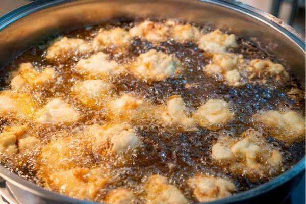 5 Ciri-ciri Makanan Mengandung Minyak Babi, Perhatikan Tekstur dan Aromanya 5 Ciri-ciri Makanan Mengandung Minyak Babi, Perhatikan Tekstur dan Aromanya