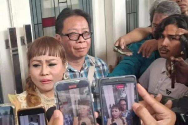 5 Fakta Jan Hwa Diana Jadi Tersangka Kasus Penggelapan 108 Ijazah Mantan Karyawan 5 Fakta Jan Hwa Diana Jadi Tersangka Kasus Penggelapan 108 Ijazah Mantan Karyawan