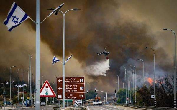 5 Fakta Kebakaran Israel yang Menggemparkan, Karma untuk Gaza? 5 Fakta Kebakaran Israel yang Menggemparkan, Karma untuk Gaza?