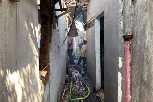 5 Fakta Kebakaran Rumah di Tebet Tewaskan 3 Balita dan 1 Anak, Nomor 3 Memilukan 5 Fakta Kebakaran Rumah di Tebet Tewaskan 3 Balita dan 1 Anak, Nomor 3 Memilukan