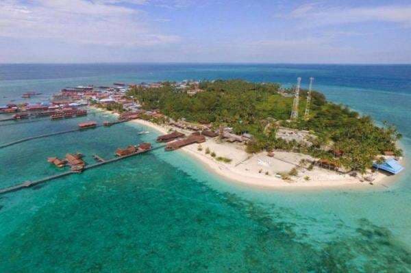 5 Pantai Terindah di Kalimantan, Pasir Putih dan Air Laut Biru 5 Pantai Terindah di Kalimantan, Pasir Putih dan Air Laut Biru