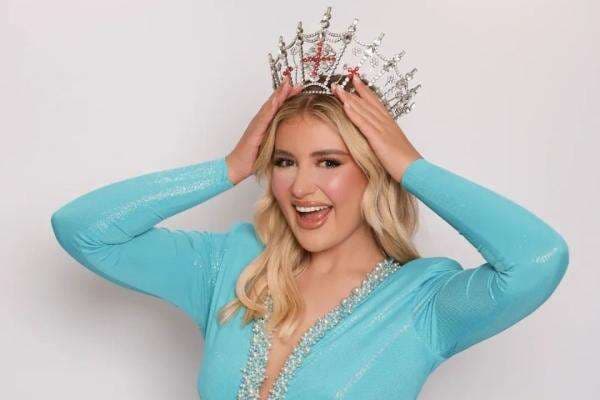 5 Potret Cantik Miss England Milla Magee yang Mundur dari Miss World 2025 5 Potret Cantik Miss England Milla Magee yang Mundur dari Miss World 2025