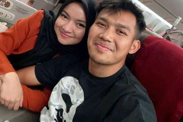 5 Potret Cantik Rismahani, Istri Witan Sulaeman Gelandang Timnas Indonesia 5 Potret Cantik Rismahani, Istri Witan Sulaeman Gelandang Timnas Indonesia