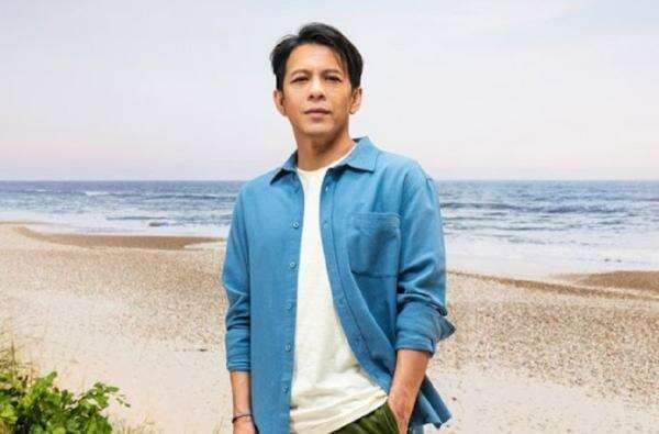 5 Potret Modis Ariel NOAH Jadi Model Katalog, Ganteng bak Oppa Korea 5 Potret Modis Ariel NOAH Jadi Model Katalog, Ganteng bak Oppa Korea