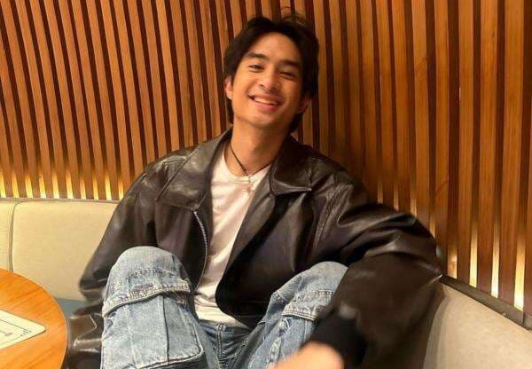 5 Potret Modis Devano Danendra yang Diduga Tikung Pacar Jefri Nichol 5 Potret Modis Devano Danendra yang Diduga Tikung Pacar Jefri Nichol