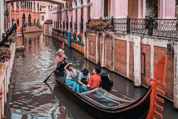 5 Tempat Wisata Mirip Eropa di Indonesia, Berasa Beneran di Benua Biru 5 Tempat Wisata Mirip Eropa di Indonesia, Berasa Beneran di Benua Biru