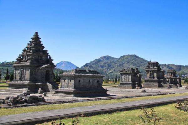 5 Tempat Wisata Terdingin di Jawa Tengah, Sering Muncul Fenomena Embun Es 5 Tempat Wisata Terdingin di Jawa Tengah, Sering Muncul Fenomena Embun Es
