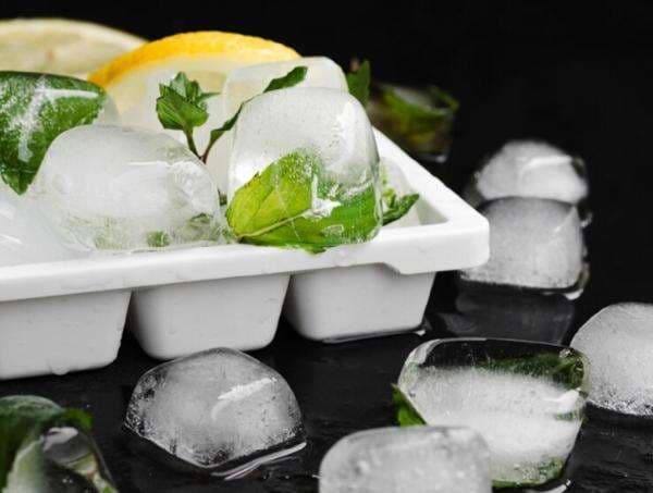 5 Tips Jitu agar Es Batu Tak Gampang Mencair di Icebox 5 Tips Jitu agar Es Batu Tak Gampang Mencair di Icebox