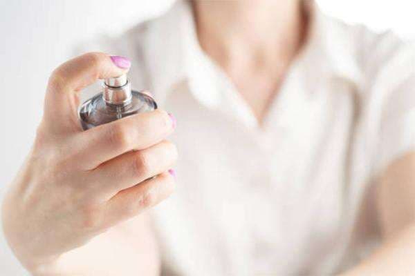 5 Tips Memilih Parfum untuk si Kulit Sensitif 5 Tips Memilih Parfum untuk si Kulit Sensitif