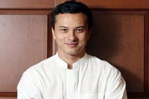 5 Transformasi Nicholas Saputra dari Kecil hingga Genap 40 Tahun, Makin Tampan 5 Transformasi Nicholas Saputra dari Kecil hingga Genap 40 Tahun, Makin Tampan