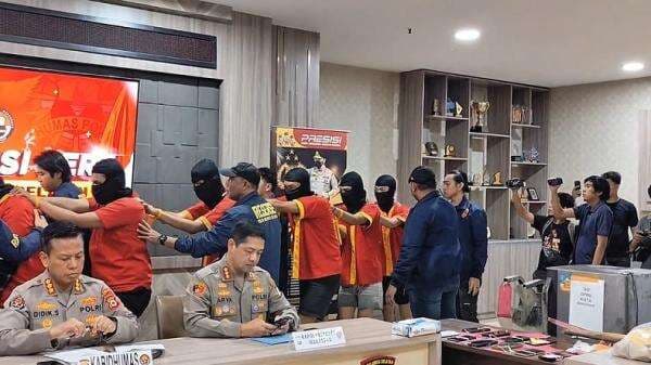 29 Orang Ditetapkan Tersangka Demo Ricuh di Makassar, 6 Anak di Bawah Umur 29 Orang Ditetapkan Tersangka Demo Ricuh di Makassar, 6 Anak di Bawah Umur