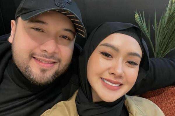 Profil dan Potret Cita Citata yang Dirumorkan Cerai dari Didi Mahardika Profil dan Potret Cita Citata yang Dirumorkan Cerai dari Didi Mahardika