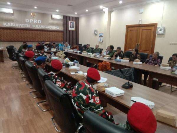 LMP TA: Kadishub dan Inspektorat Tak Hadir Hearing Soal Retribusi Parkir, Apa Ada yang Dirahasiakan LMP TA: Kadishub dan Inspektorat Tak Hadir Hearing Soal Retribusi Parkir, Apa Ada yang Dirahasiakan