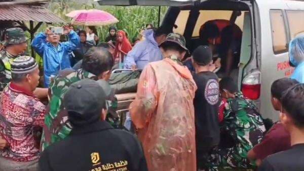 Ratusan Warga Korban Banjir Bandang di Aceh Tenggara Kelaparan dan Kedinginan Ratusan Warga Korban Banjir Bandang di Aceh Tenggara Kelaparan dan Kedinginan