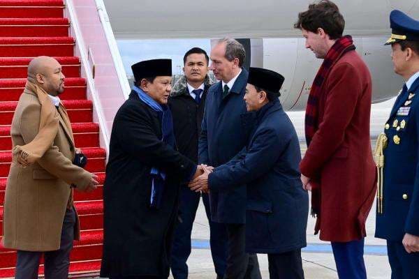 Prabowo Tiba di Paris, Dijadwalkan Bertemu Macron di Istana Elysee Prabowo Tiba di Paris, Dijadwalkan Bertemu Macron di Istana Elysee