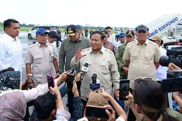 Prabowo Targetkan Listrik di Daerah Bencana Sumatra Pulih dalam 1 Pekan Prabowo Targetkan Listrik di Daerah Bencana Sumatra Pulih dalam 1 Pekan