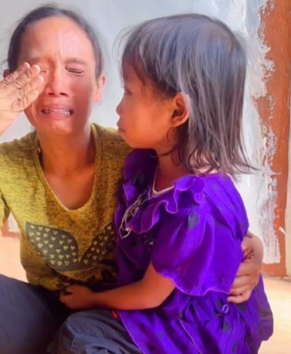 Viral! Ibu Ini Menangis Minta Keadilan Anaknya yang Diduga Dianiaya di Sekolah Viral! Ibu Ini Menangis Minta Keadilan Anaknya yang Diduga Dianiaya di Sekolah