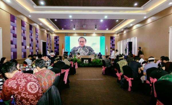 Lebih dari 300 Pendidik Ikuti Pelatihan Human AI Collaboration, Komunitas IDEA Diresmikan Lebih dari 300 Pendidik Ikuti Pelatihan Human AI Collaboration, Komunitas IDEA Diresmikan