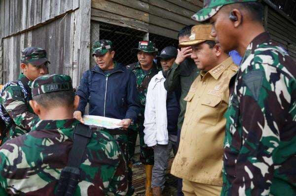 Pertahanan IKN Diperkuat, Danjen Kopassus Tinjau Medan Operasi di Penajam Paser Utara Pertahanan IKN Diperkuat, Danjen Kopassus Tinjau Medan Operasi di Penajam Paser Utara