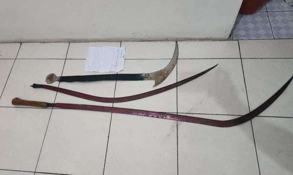 Viral Konvoi Sekelompok Remaja Bersenjata Tajam di Sukolilo, Polresta Pati Tangkap 6 Orang Viral Konvoi Sekelompok Remaja Bersenjata Tajam di Sukolilo, Polresta Pati Tangkap 6 Orang