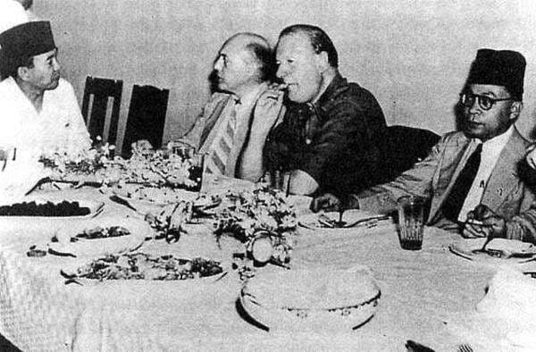 Catatan Sejarah 11 November: Awal Perundingan Linggarjati dan Lahirnya Hari Jomblo Catatan Sejarah 11 November: Awal Perundingan Linggarjati dan Lahirnya Hari Jomblo