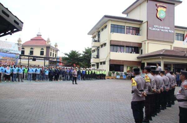 Polisi Gandeng Ratusan Warga Cegah Kriminalitas di Pelabuhan Tanjung Priok Polisi Gandeng Ratusan Warga Cegah Kriminalitas di Pelabuhan Tanjung Priok