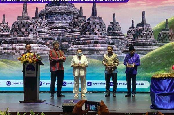 Fadli Zon: Peradaban Indonesia Tak Bisa Dipisahkan dari Agama Buddha Fadli Zon: Peradaban Indonesia Tak Bisa Dipisahkan dari Agama Buddha