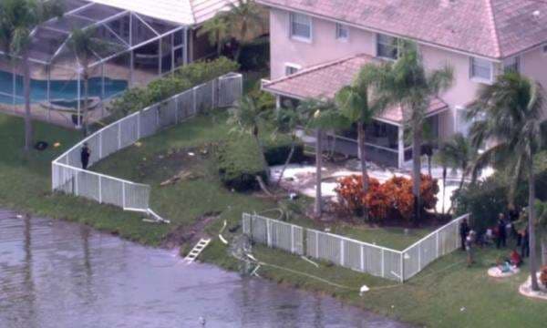Pesawat Bawa Bantuan Jatuh Timpa Permukiman Warga di Florida AS Pesawat Bawa Bantuan Jatuh Timpa Permukiman Warga di Florida AS