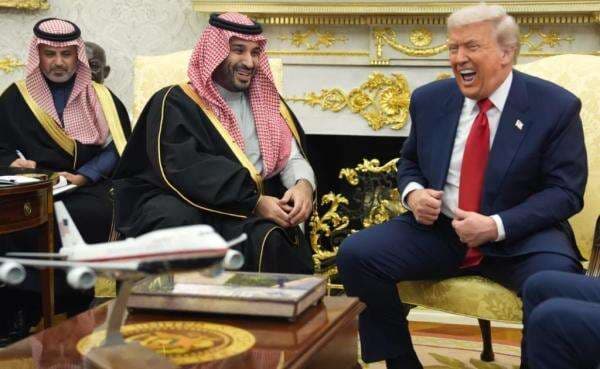 Ketika Trump Terkejut Saudi Guyur Amerika Rp16.743 Triliun, Interupsi Pidato MBS Ketika Trump Terkejut Saudi Guyur Amerika Rp16.743 Triliun, Interupsi Pidato MBS