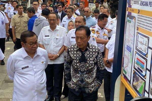 Leganya Sutiyoso, Tiang Monorel Tak Lagi Jadi Besi Tua Mangkrak Leganya Sutiyoso, Tiang Monorel Tak Lagi Jadi Besi Tua Mangkrak