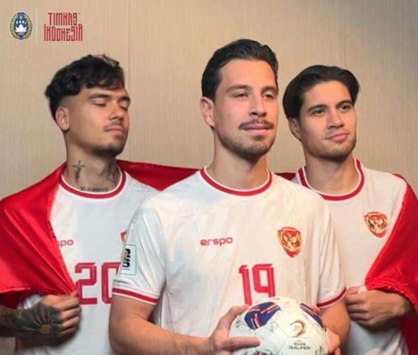 Penyebab FIFA Hukum Thom Haye dan Shayne Pattynama Larangan Bela Timnas Indonesia di 4 Laga hingga Denda Rp103 Juta Penyebab FIFA Hukum Thom Haye dan Shayne Pattynama Larangan Bela Timnas Indonesia di 4 Laga hingga Denda Rp103 Juta