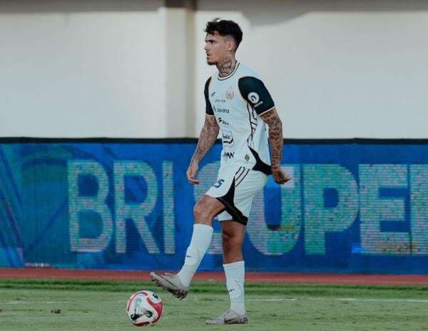 Komentar Mauricio Souza Usai Debut Shayne Pattynama di Persija Jakarta Komentar Mauricio Souza Usai Debut Shayne Pattynama di Persija Jakarta