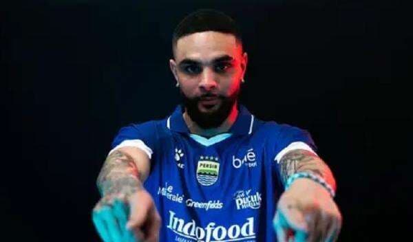 Layvin Kurzawa Gabung Persib, Langsung Kirim Sinyal Bahaya untuk Rival Domestik hingga Asia Layvin Kurzawa Gabung Persib, Langsung Kirim Sinyal Bahaya untuk Rival Domestik hingga Asia