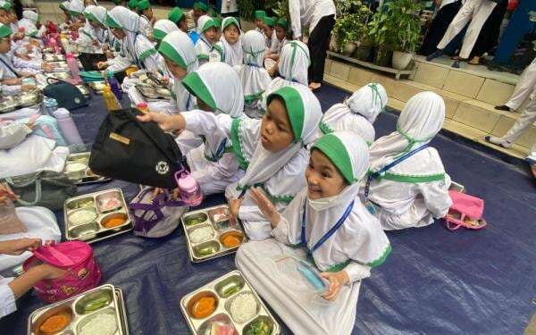 BGN Ingatkan SPPG Tak Boleh Paksa Sekolah yang Tolak MBG BGN Ingatkan SPPG Tak Boleh Paksa Sekolah yang Tolak MBG