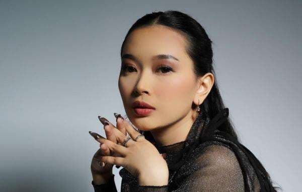 Lagu Dibanting-Banting Milik Wina Gacima Ramai di TikTok Lagu Dibanting-Banting Milik Wina Gacima Ramai di TikTok