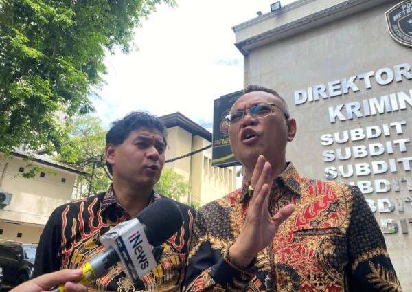 Pelapor Kasus Fitnah Ijazah Palsu Jokowi Dipanggil Polda Metro Pelapor Kasus Fitnah Ijazah Palsu Jokowi Dipanggil Polda Metro