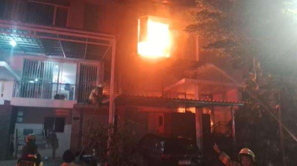 Kebakaran di Kalideres Jakarta Barat, 2 Orang Dilaporkan Tewas Kebakaran di Kalideres Jakarta Barat, 2 Orang Dilaporkan Tewas