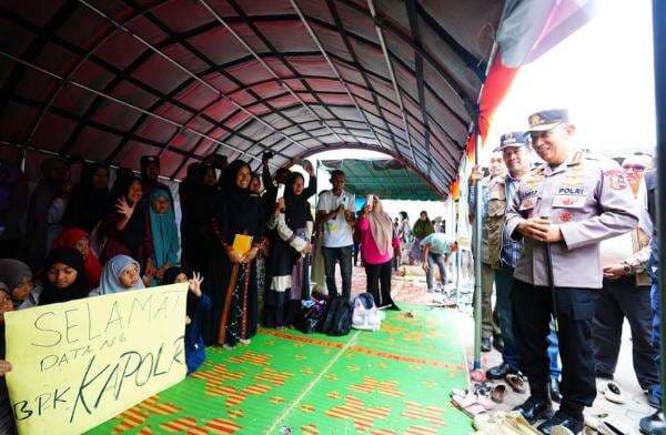 Tinjau Pengungsian di Aceh Tengah, Kapolri Dorong Perbaikan Akses hingga Distribusi Bantuan Tinjau Pengungsian di Aceh Tengah, Kapolri Dorong Perbaikan Akses hingga Distribusi Bantuan