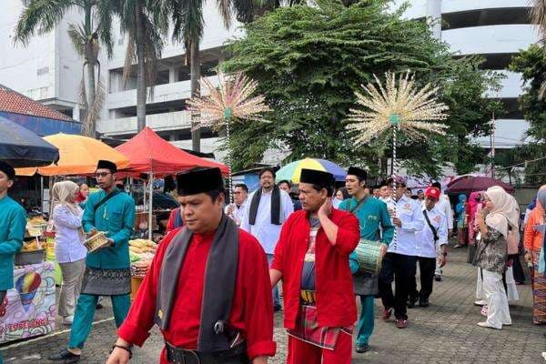 MNC University Gelar Hajatan Warga Karet Kuningan, Lestarikan Budaya Betawi MNC University Gelar Hajatan Warga Karet Kuningan, Lestarikan Budaya Betawi