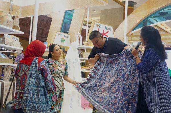 Dukung UMKM, SIG Hadirkan Batik Lasem dan Fashion Nusantara di INACRAFT 2025 Dukung UMKM, SIG Hadirkan Batik Lasem dan Fashion Nusantara di INACRAFT 2025