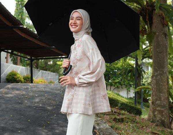 5 Gaya Outfit Hijab ala Selebritis Indonesia, Cocok untuk Bukber Ramadhan 5 Gaya Outfit Hijab ala Selebritis Indonesia, Cocok untuk Bukber Ramadhan