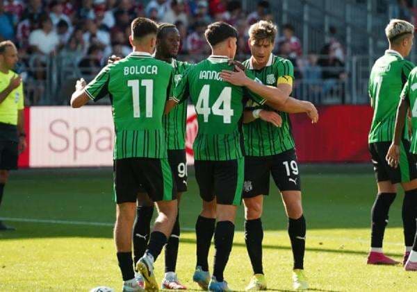 5 Pesepakbola Top Dunia yang Jadi Rekan Jay Idzes di Sassuolo, Nomor 1 Juara Piala Eropa 2020! 5 Pesepakbola Top Dunia yang Jadi Rekan Jay Idzes di Sassuolo, Nomor 1 Juara Piala Eropa 2020!