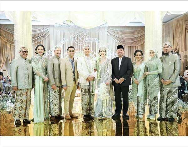 5 Potret Al Ghazali dan Alyssa Daguise Resmi Menikah, Memesona dengan Baju Adat Sunda 5 Potret Al Ghazali dan Alyssa Daguise Resmi Menikah, Memesona dengan Baju Adat Sunda